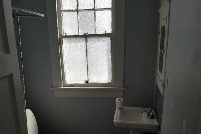 Building Photo - 1301 Ursulines Ave