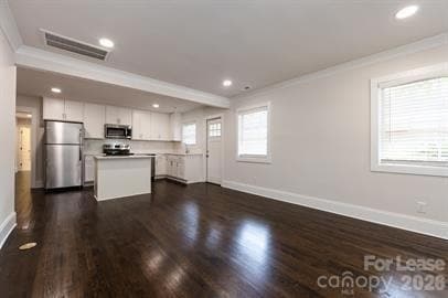 Building Photo - 1704 Club Rd