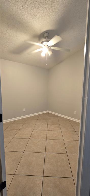 Foto del edificio - 9414 Dearmont Ave