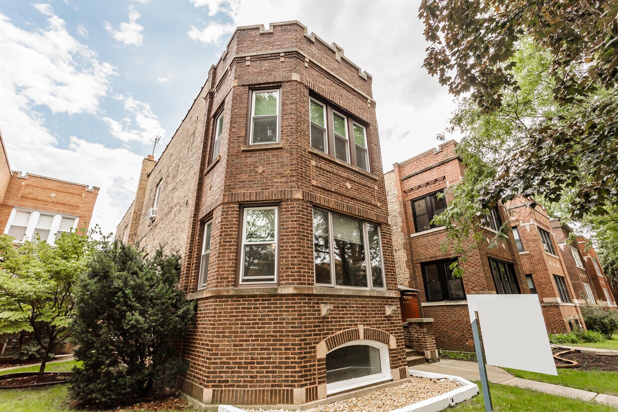 Primary Photo - 4249 N Francisco Ave