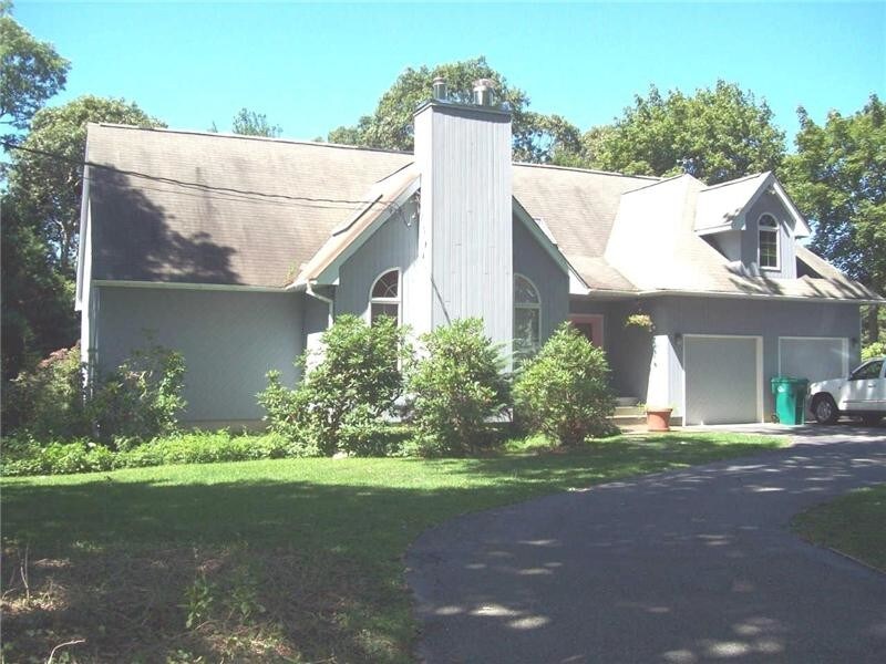 27 Harbor Rd, Westhampton Beach, NY 11978 Room for Rent in