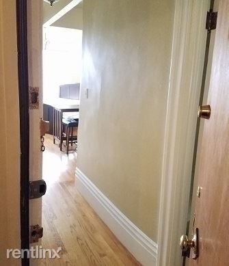Foto del edificio - Studio, 1 bath Apartment - 974 Pine Street