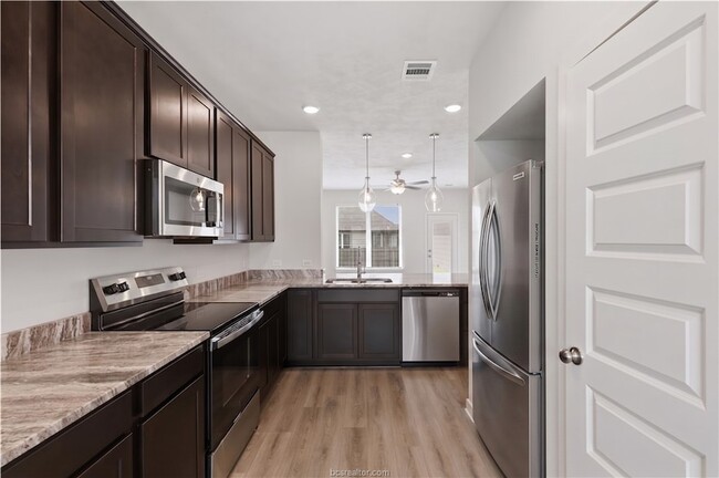 Building Photo - 10633 Burgundy Berry Wy