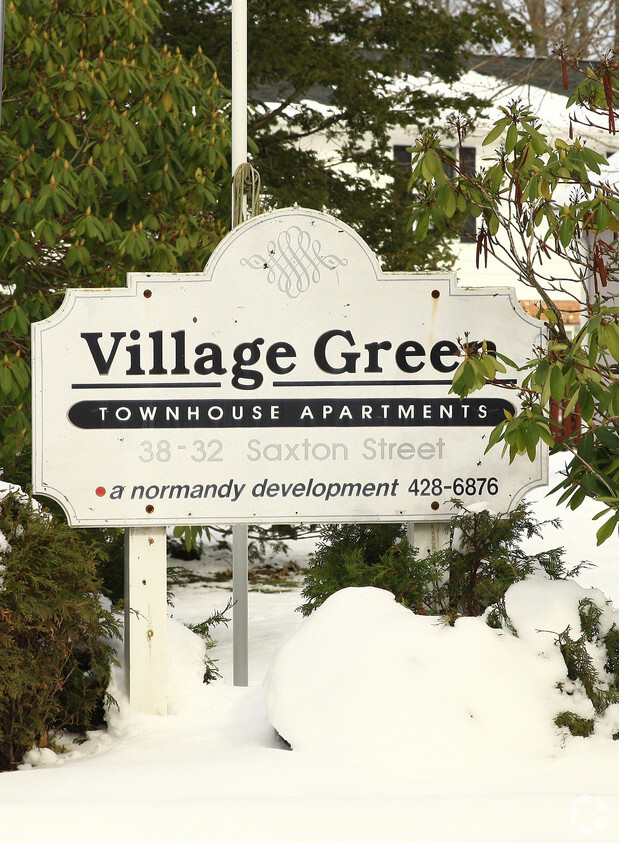 Building Photo - Village Green Townhouse Apartments