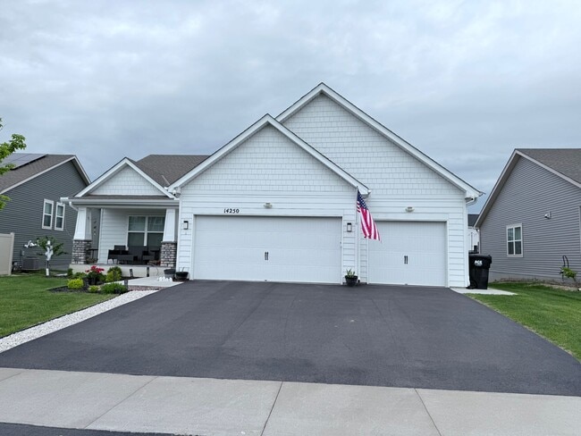 Building Photo - 14250 Cheshire Ln N