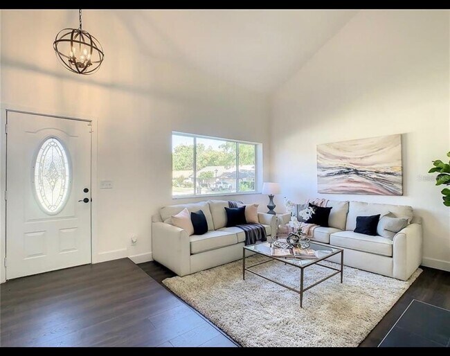 Building Photo - 401 Woodview Dr