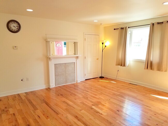 Building Photo - Beautiful and Spacious Three Bedroom House...