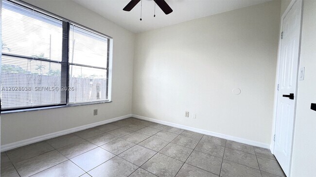 Foto del edificio - 5914 Taylor St