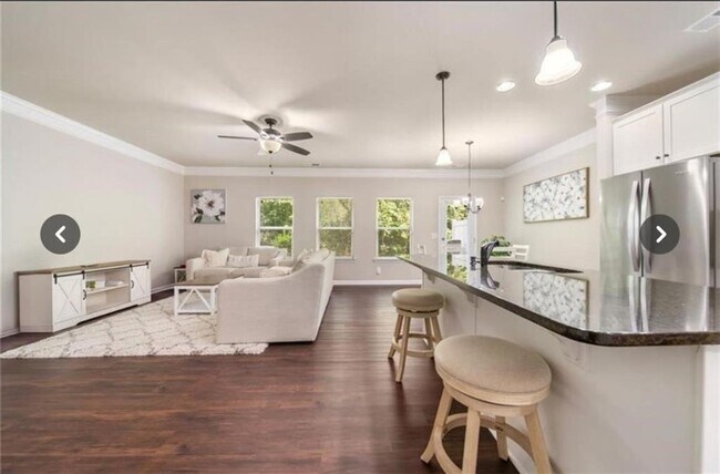 Foto del edificio - 1427 Haynescrest Ct