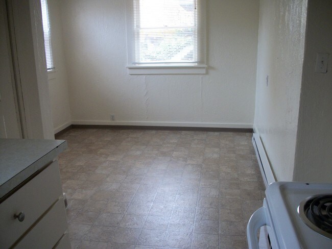 Building Photo - 455 Monroe St