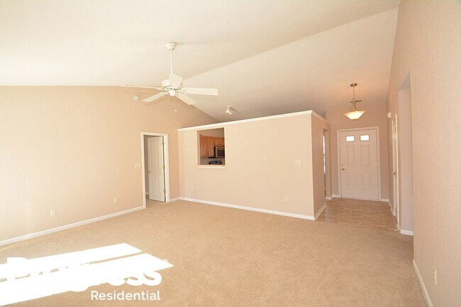 Foto del edificio - 285 Pennwood Ln