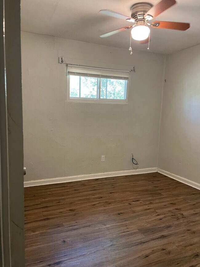 Foto del edificio - 5317 Lee Ave