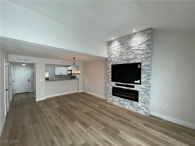 Foto del edificio - 5559 Orchard Ln