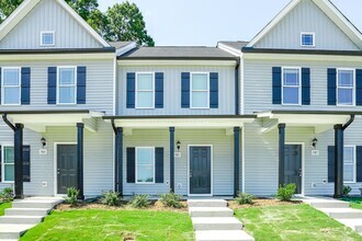 Building Photo - 315 Spirea Dr