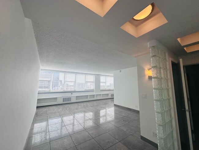 Photo - 1 Bedroom 1 Bath Ocean View Condo - Steps from Fort Lauderdale Beach!