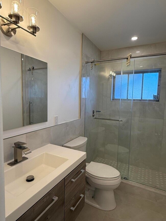 Foto del edificio - 2630 Emory Dr W