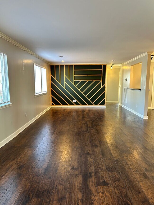 Foto del edificio - Charming & Spacious 3 Bed | 2 Bath Home | Updated w Large Yard!