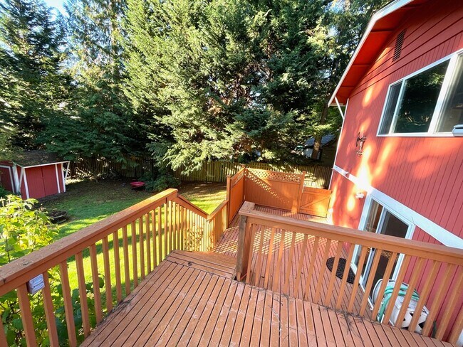 Building Photo - Lake Washington School District3-bedroom, ...