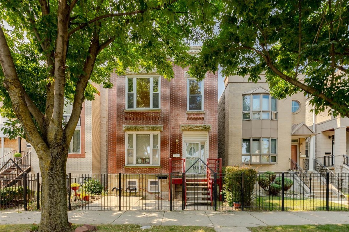 Primary Photo - 4532 S St Lawrence Ave