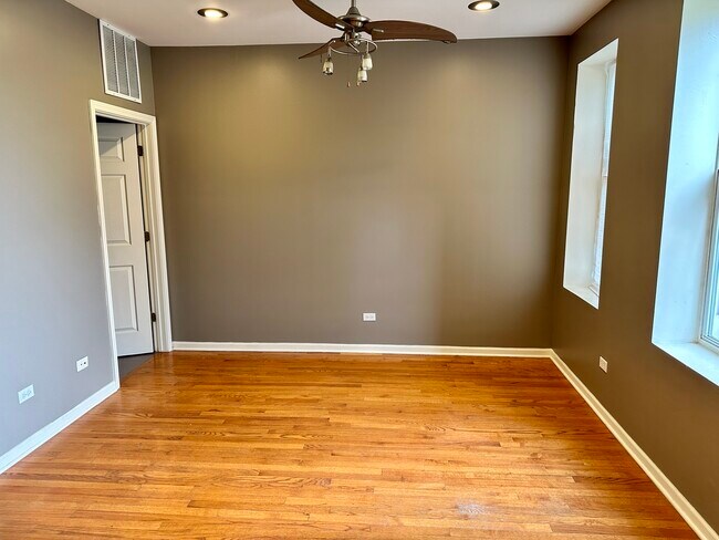 Foto del edificio - 10532 S Maryland Ave