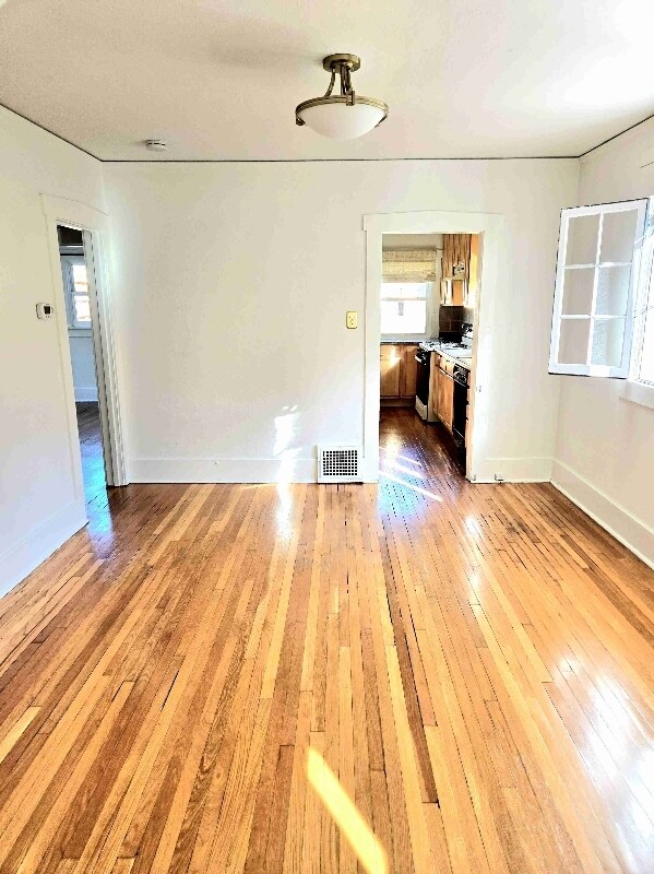 Foto del edificio - 580 S Emerson St