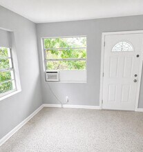 Building Photo - 413 N Sapodilla Ave
