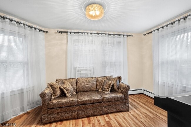 10 Kenvil Ave Roxbury Township NJ 07876 Room for Rent in Roxbury