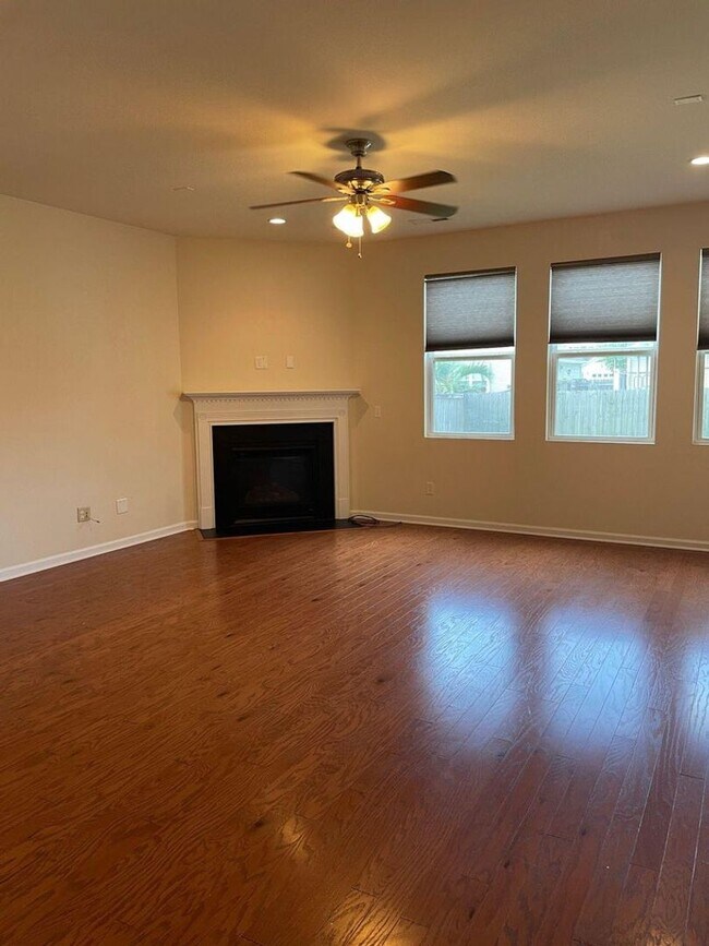 Foto del edificio - Spacious in Carolina Bay!