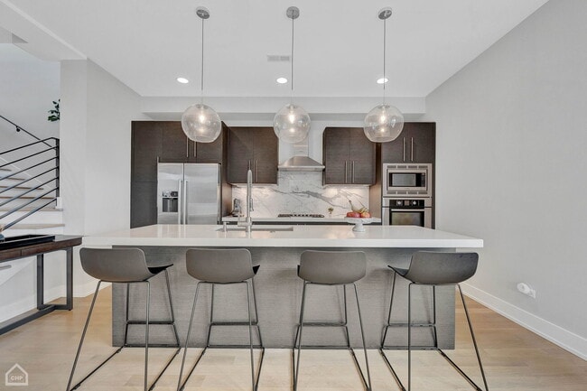 Foto del edificio - 1312 W Madison St