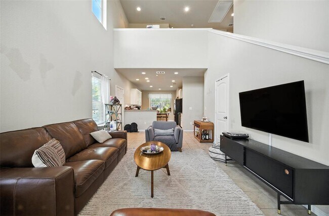Foto del edificio - 516 E Slaughter Ln