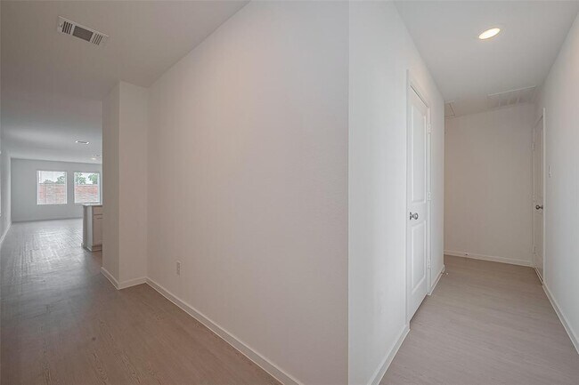 Building Photo - 3037 Dawn Sound Dr