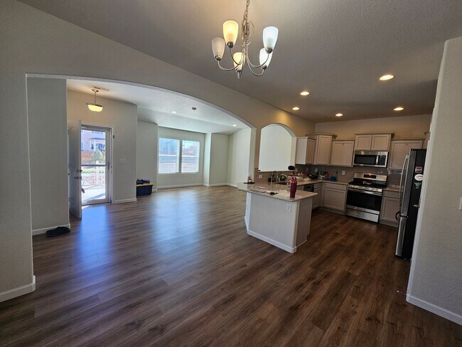 Foto del edificio - Like new!! 3-bedroom, 3-bathroom rental in Lorson Ranch community!