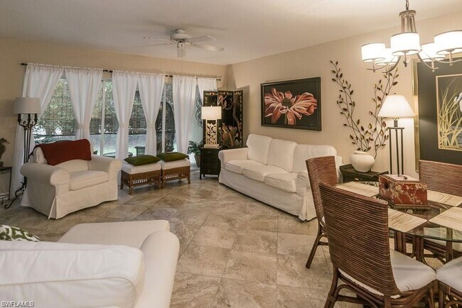 Foto del edificio - ***SEASONAL FURNISHED***Escape the cold and stay at Crown Pointe*** 2/2 Fully Furnished Condo***