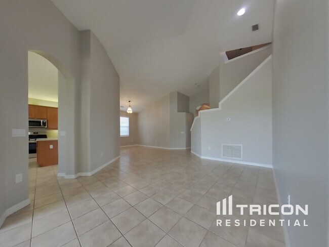 Foto del edificio - 12305 Aster Ave