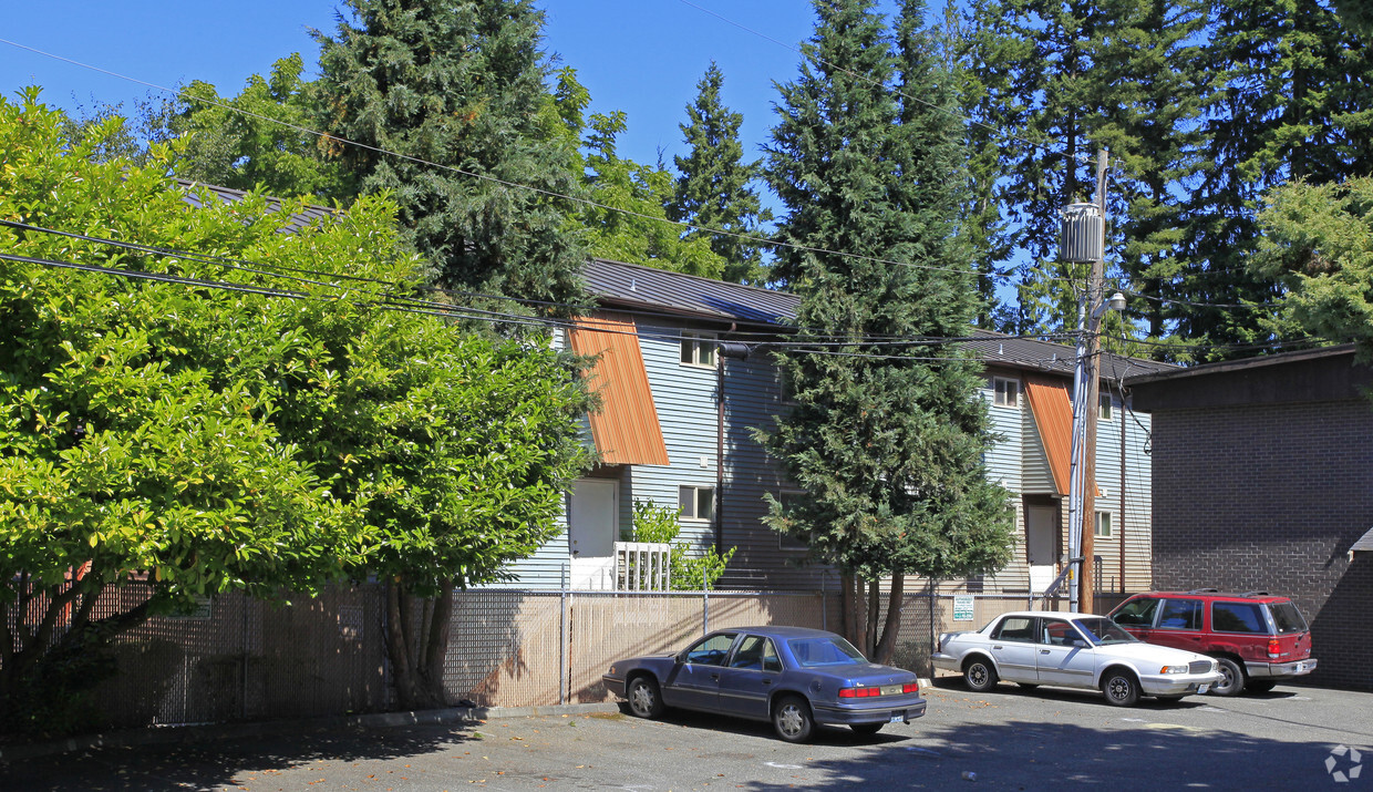 Building Photo - Evergreen Place Apartments