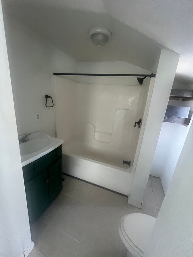 Foto del edificio - Updated Large 1 Bed/ 1 Bath in Gallipolis City