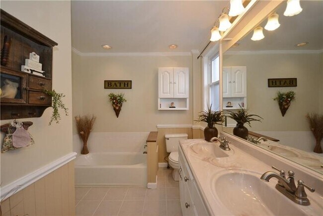 Photo - 2112 Saranac Avenue House