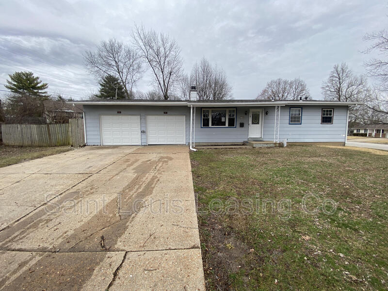 1090 Howdershell Rd, Florissant, MO 63031 House Rental in Florissant