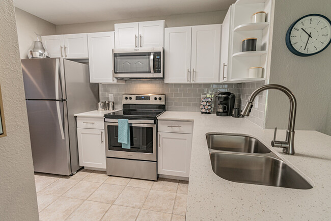 Building Photo - 1355 Bay Harbor Dr