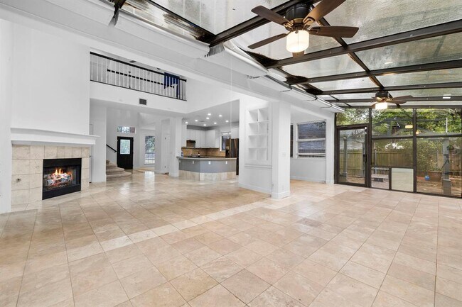 Building Photo - 2303 El Sol Dr