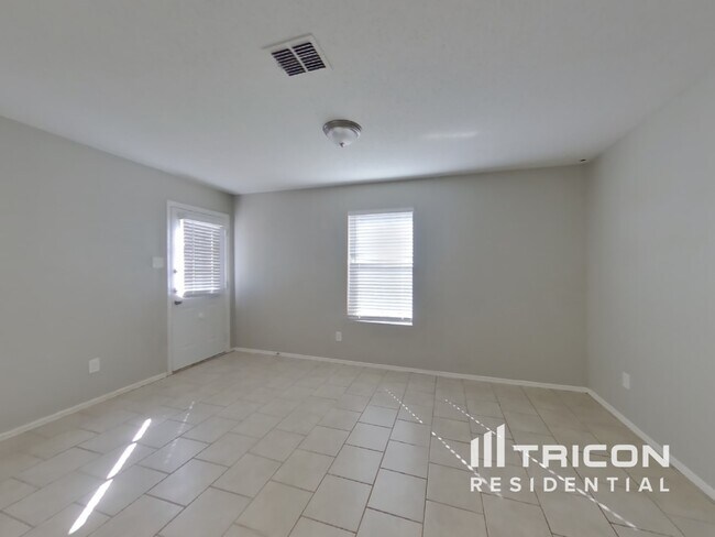 Foto del edificio - 4940 Creek Ridge Trail