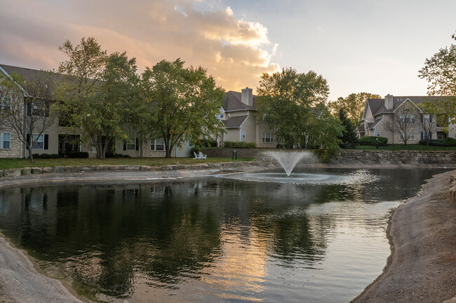 Building Photo - Pinnacle Pointe