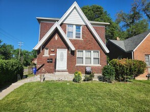 Building Photo - 9516 Wayburn St