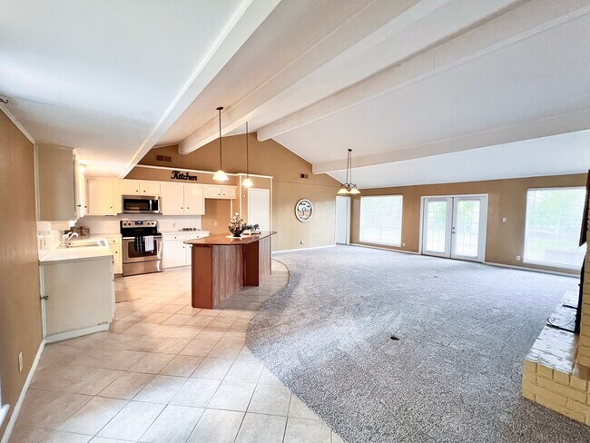 Foto del edificio - 401 Rolling Hills Dr W