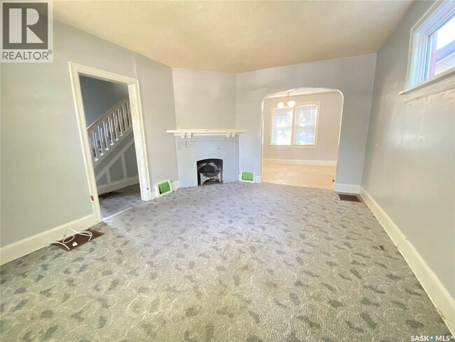 Building Photo - 2460 Wallace St