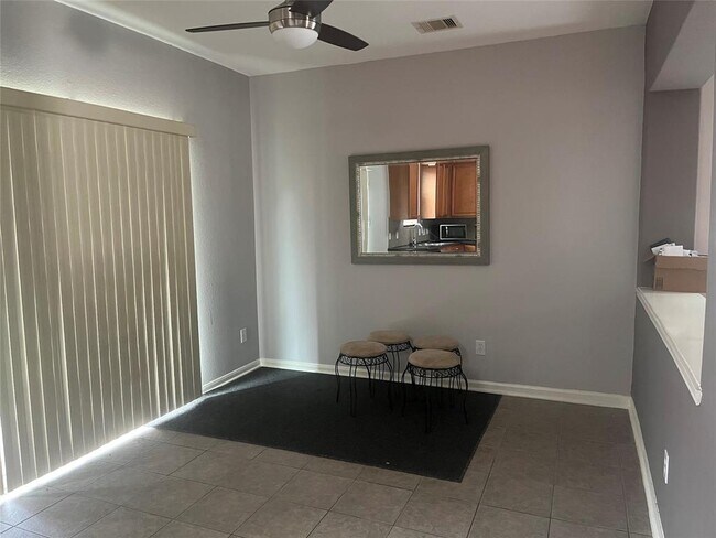 Foto del edificio - 8102 Barnes Ridge Ln