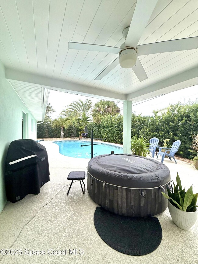 Foto del edificio - 537 Royal Palm Blvd