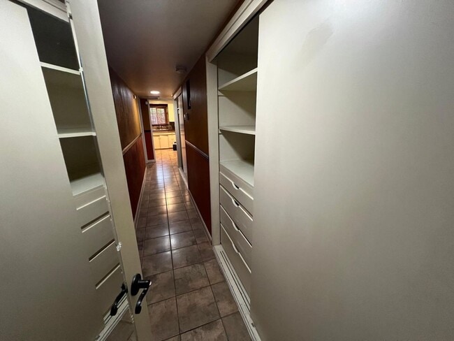 Building Photo - 2 Bedroom Single Family Home in Coalinga