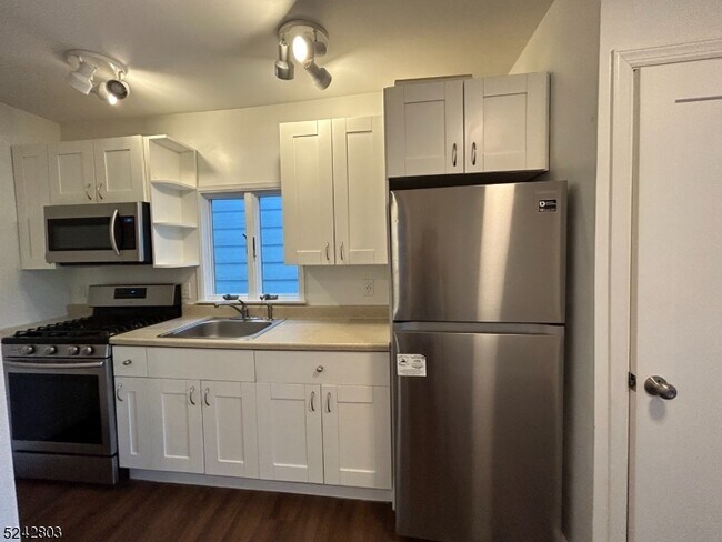 Foto del edificio - 191 Forest St