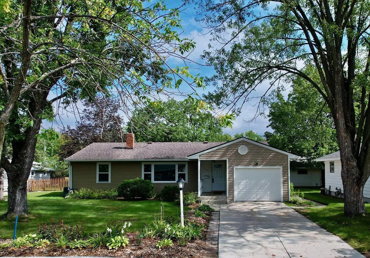 1016 31st Ave N, Saint Cloud, MN 56303 House Rental in Saint Cloud